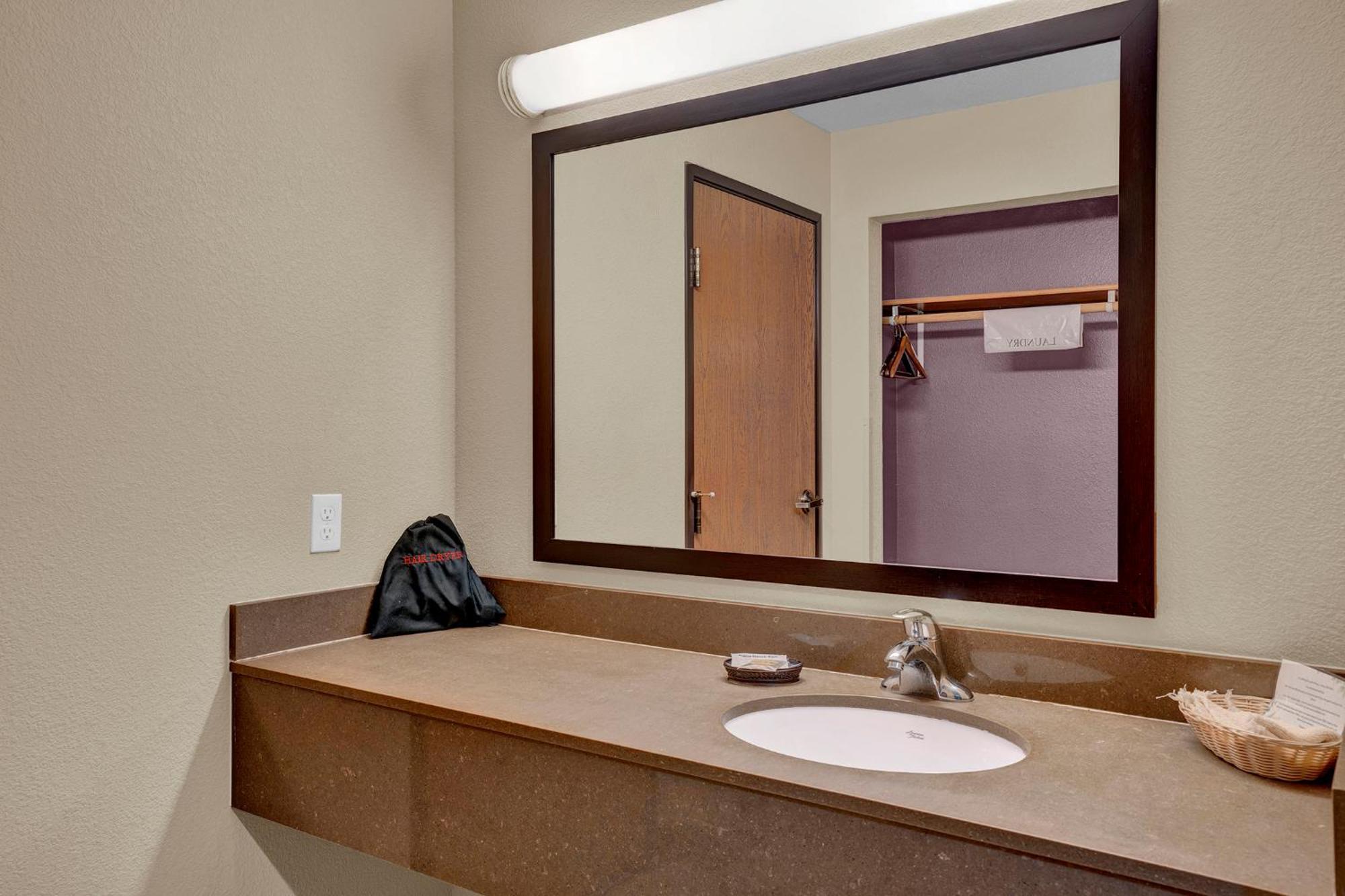 Bowman Lodge & Convention Center Ngoại thất bức ảnh